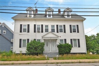 Building Photo - 767 Providence St