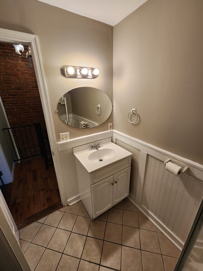 Building Photo - 661 Portland St