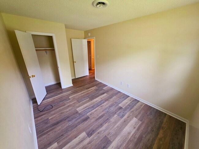 Building Photo - Nicely updated 3 bedroom, 2 bath home with 1-car garage