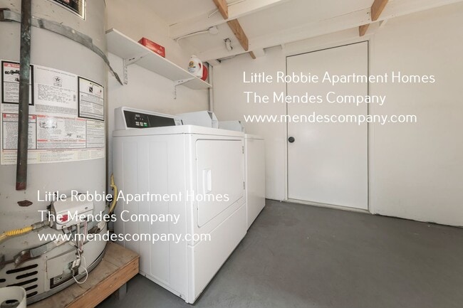 Building Photo - 1272 1/2 Robinson Ave