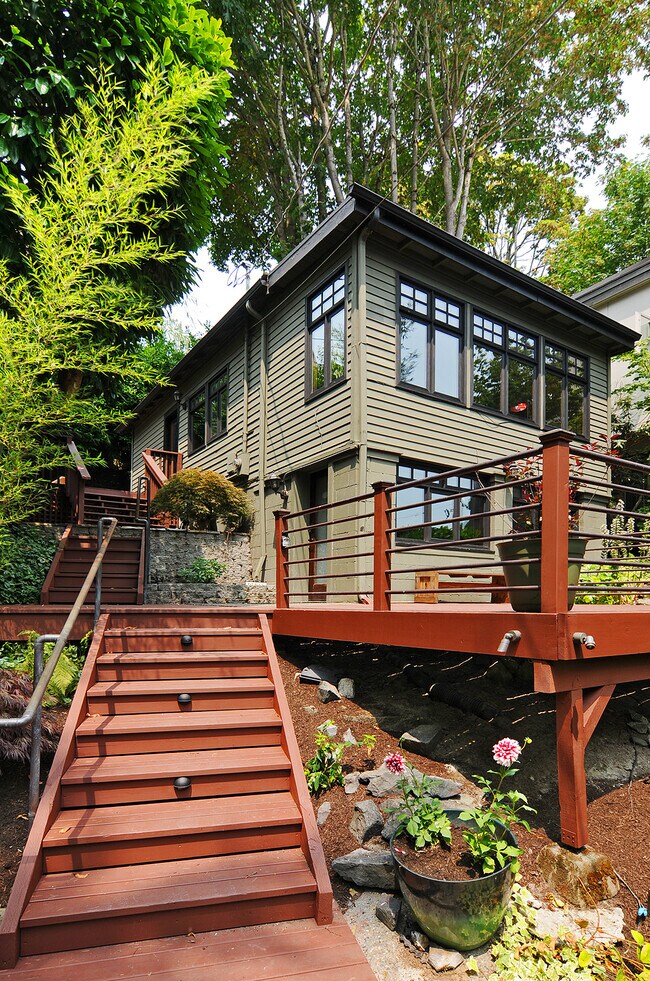 1117 Newport Way 1117 Newport Way Seattle WA 98122 Apartment Finder