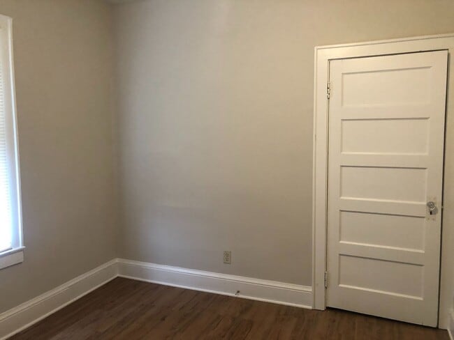 Building Photo - 3 bedroom/2 bath home!