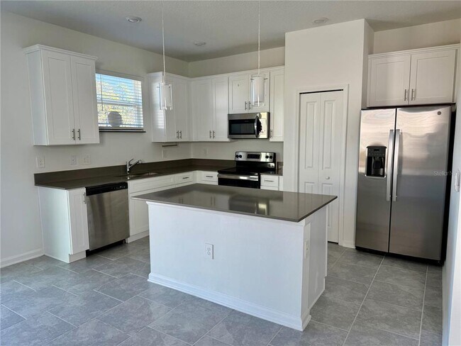 Building Photo - 7489 Stone Crk Trl