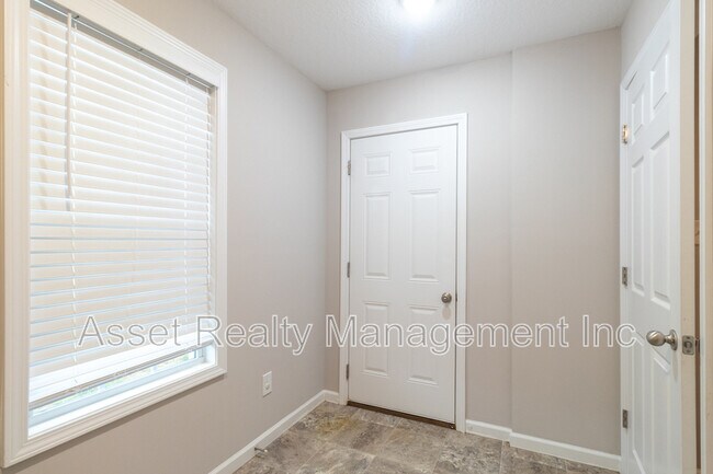 Building Photo - 8205 Zodiac Ln