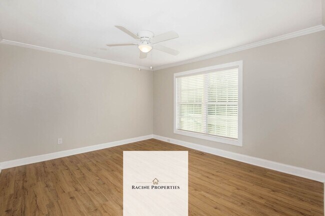 Building Photo - Charming Three Bedroom in Greer, SC