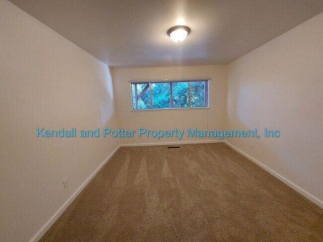 Building Photo - Spacious 4 Bedroom House In Beautiful Aptos!