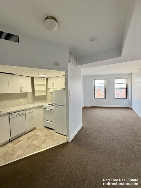 Building Photo - 475 Commonwealth Ave