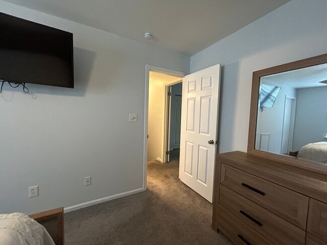 Building Photo - 5059 E Woodmill Dr