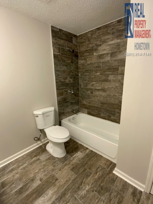 Building Photo - 4820 W 29th-