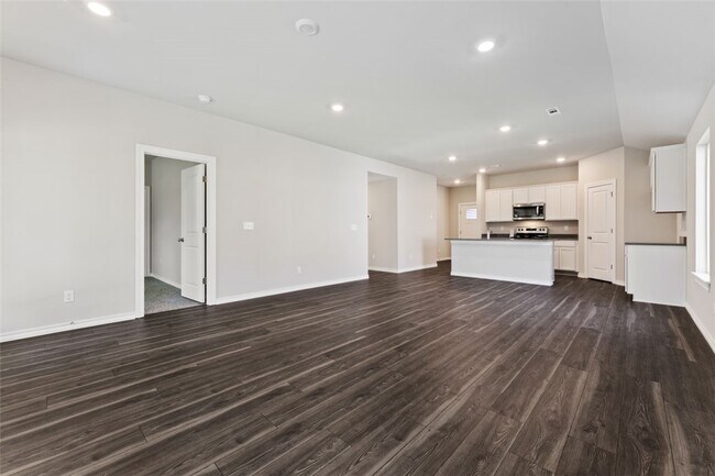 Building Photo - 602 W Cattleman Ct