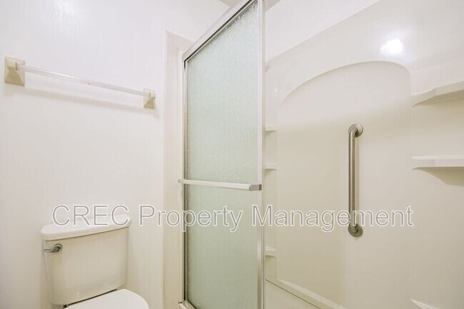 Building Photo - 207 Lynton Ct