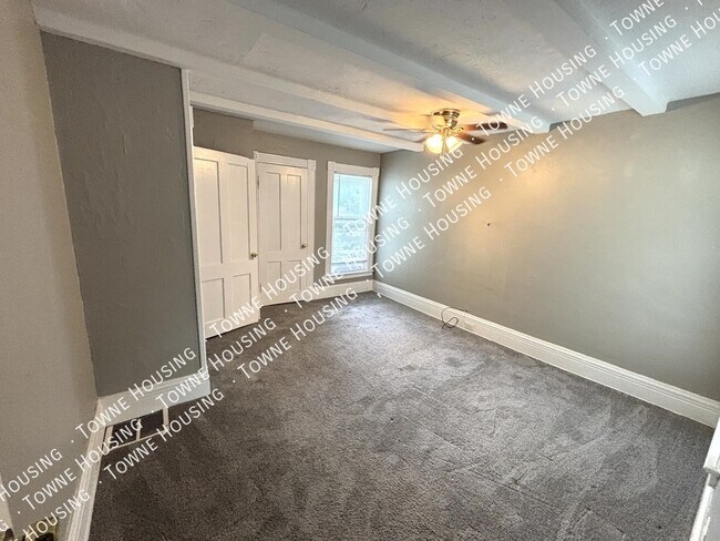 Building Photo - 321 Washburn St