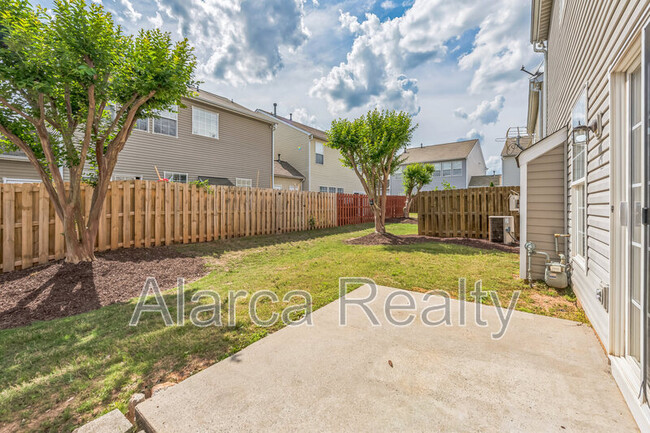 Building Photo - 15112 Northsprings Dr