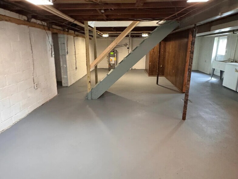 Building Photo - 52 Macek Dr