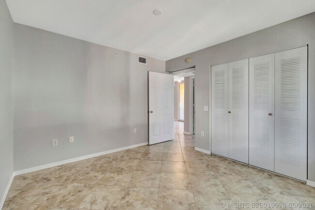 Building Photo - 116 Villa Cir