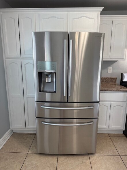 Building Photo - 238 E 73rd St