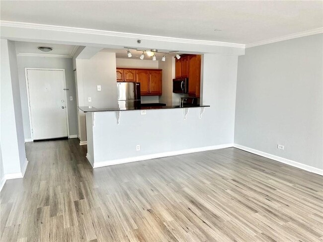 Building Photo - 620 Peachtree St NE