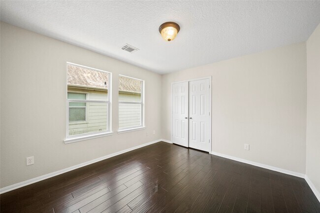 Building Photo - 8306 Golden Harbor