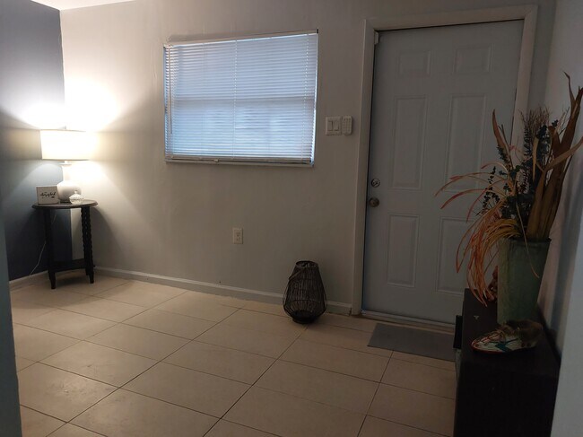 Building Photo - 1756 NW 19th Ter