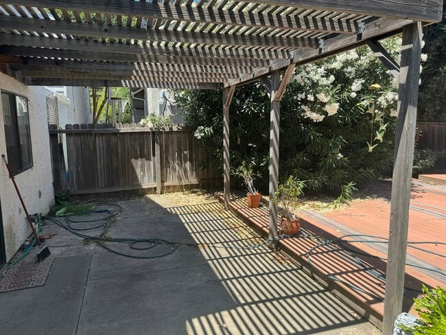 Building Photo - 1419 Helmsman Way