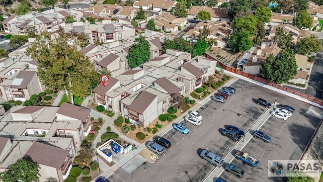 Building Photo - 2nd Floor 3 bed/2 bath Condo!