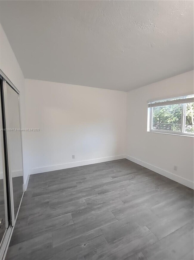 Building Photo - 2 bedroom in North Miami FL 33181