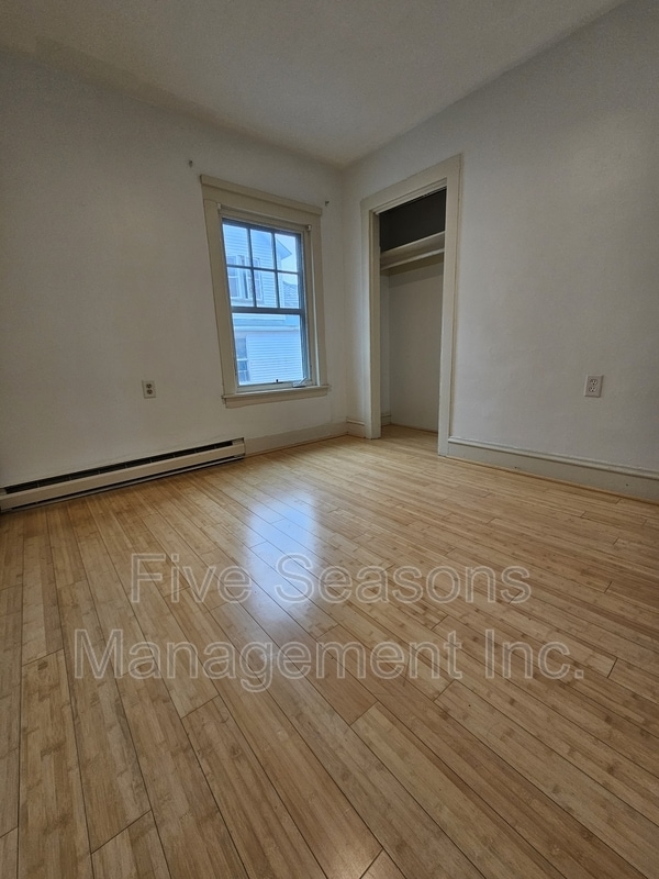 Building Photo - 32 Intervale Ave