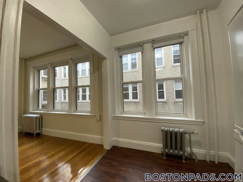 Building Photo - 1171 Boylston St