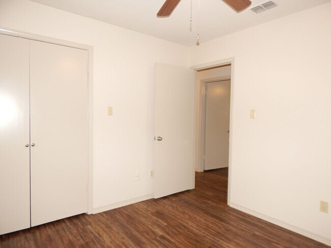Building Photo - Whitehouse ISD! Lovely 3 Bedroom, 2 Bath Home