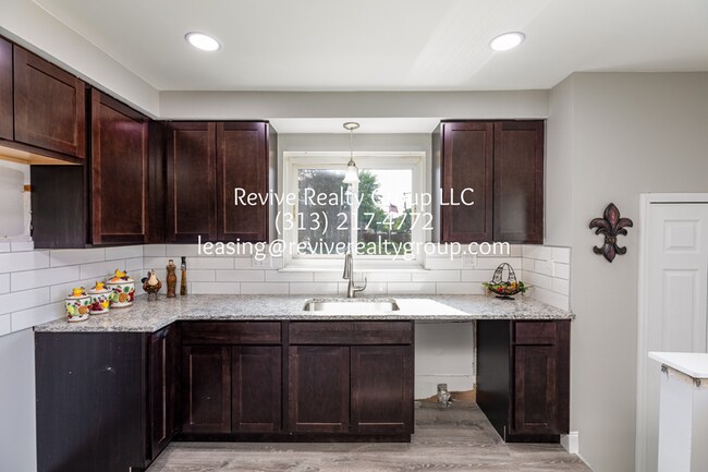 Building Photo - 1131 Rahn St