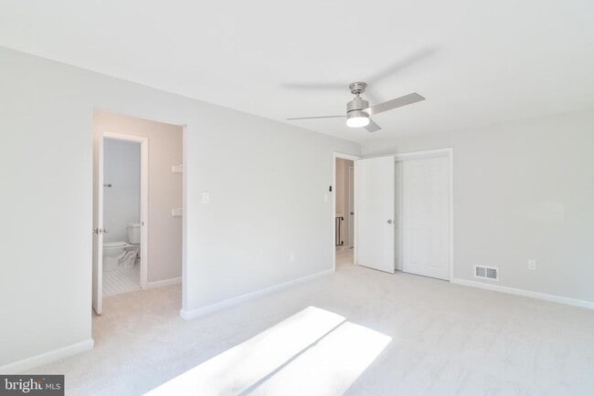Building Photo - 8748 Ridge Hollow Ct