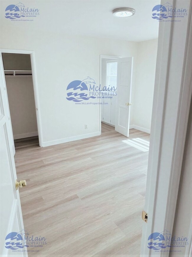 Building Photo - Single Story 3 BD/1BA Home with 2 Car Garage!