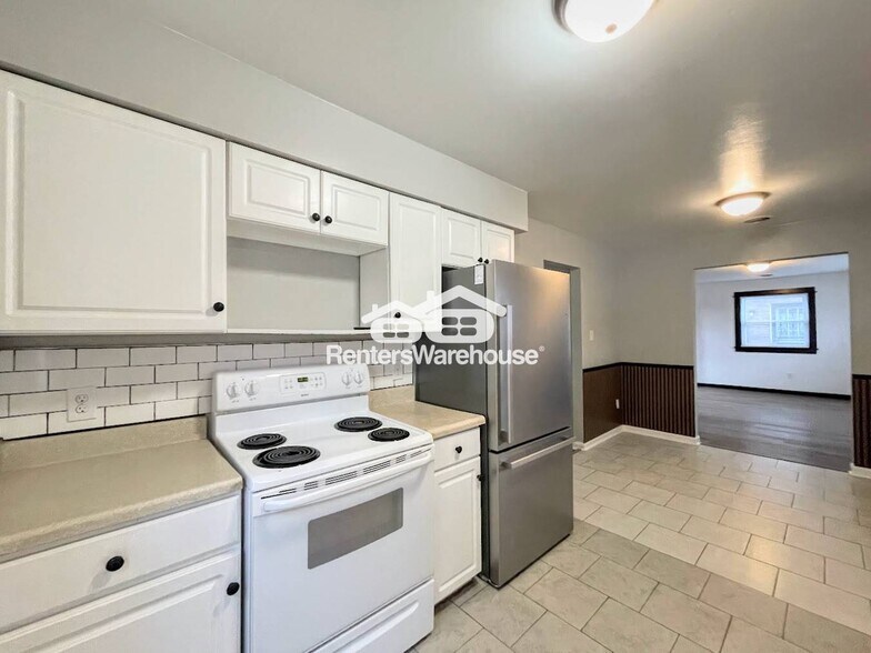 Building Photo - 1121 Elliott St