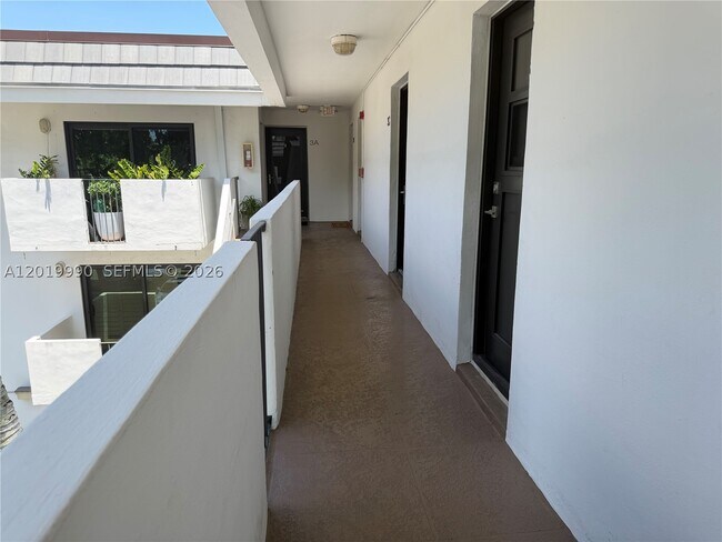 Building Photo - 6855 Edgewater Dr