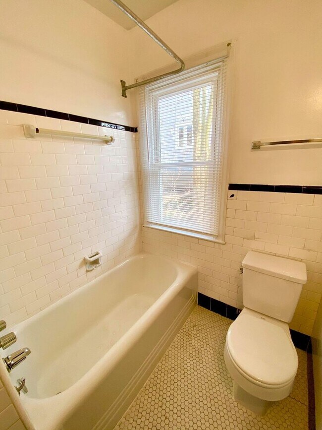 Building Photo - Charming 4BD/2BA Home in Catonsville, MD!