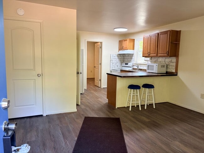 Building Photo - 6247 Jefferson Park Rd