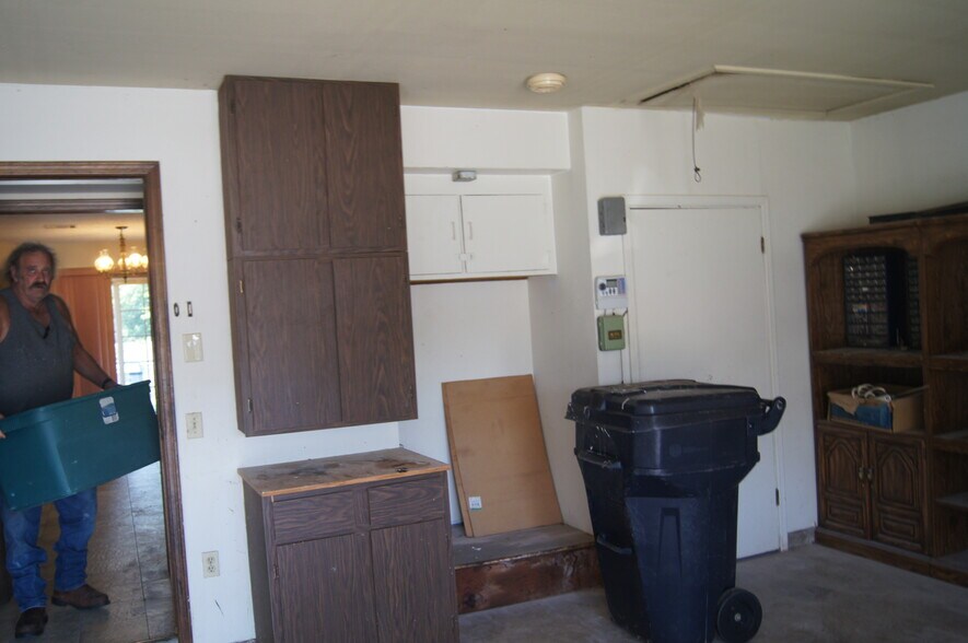 Building Photo - 1213 Frederick Dr