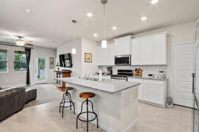 Building Photo - 7091 Silverleaf Oak St