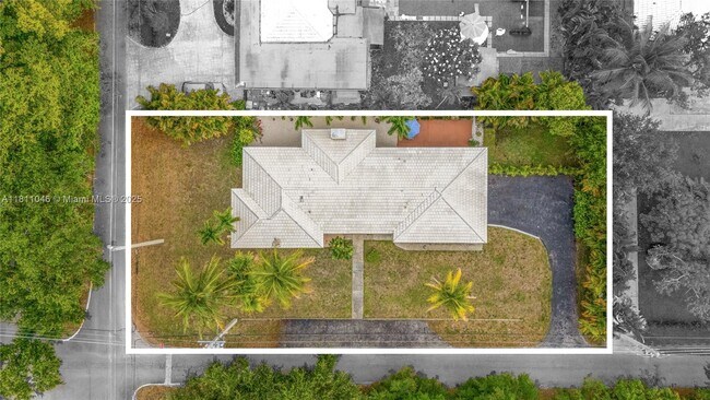 Building Photo - 790 NE 119th St