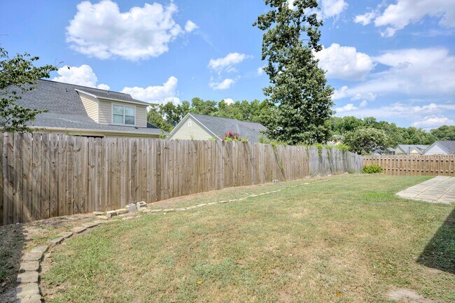 Building Photo - 812 Paisley Lane