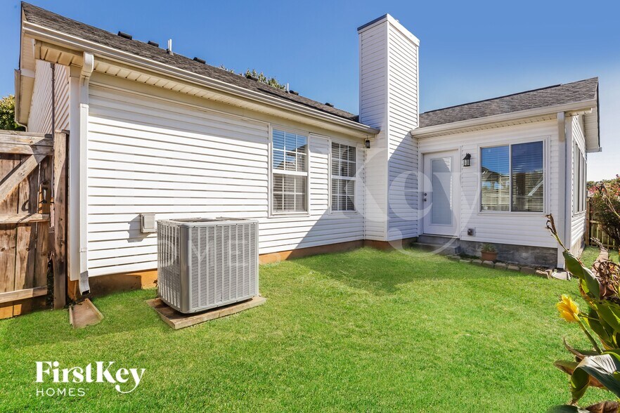 Building Photo - 869 Maricopa Dr