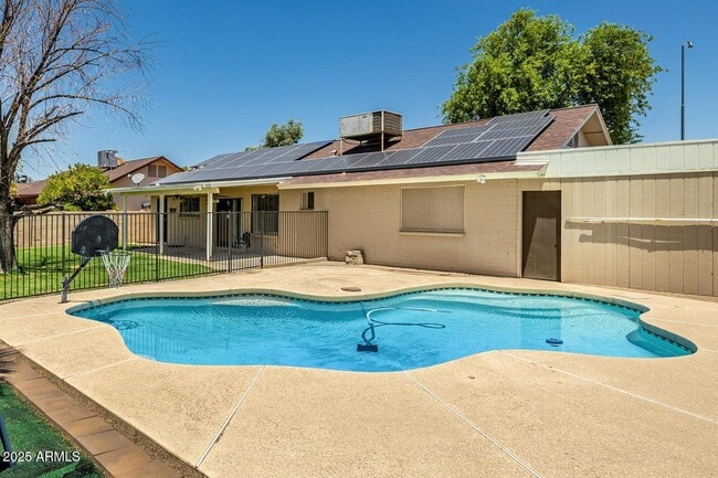 Building Photo - 2361 E Capri Ave