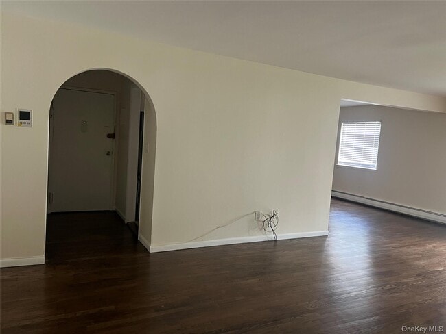 Building Photo - 10 Brevoort Dr