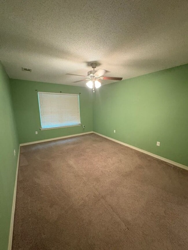 Building Photo - 311 Dahlquist Dr