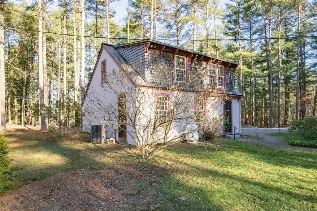 Building Photo - 16 King Philip Trl