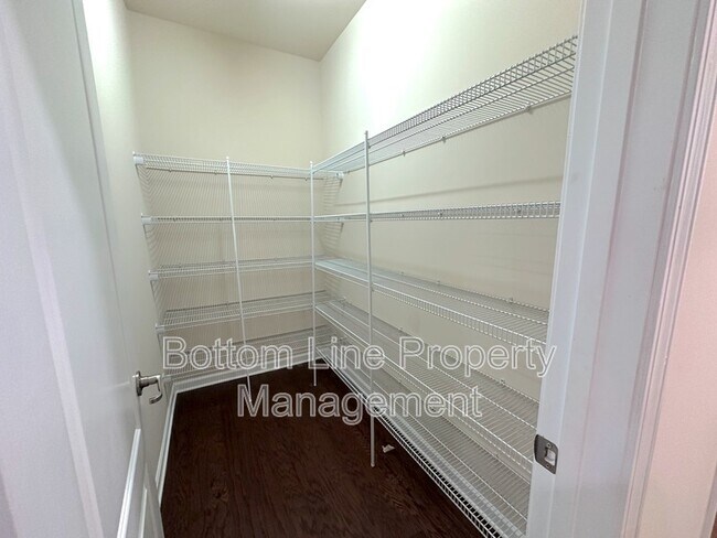 Building Photo - 1007 Anatrella Ln NW