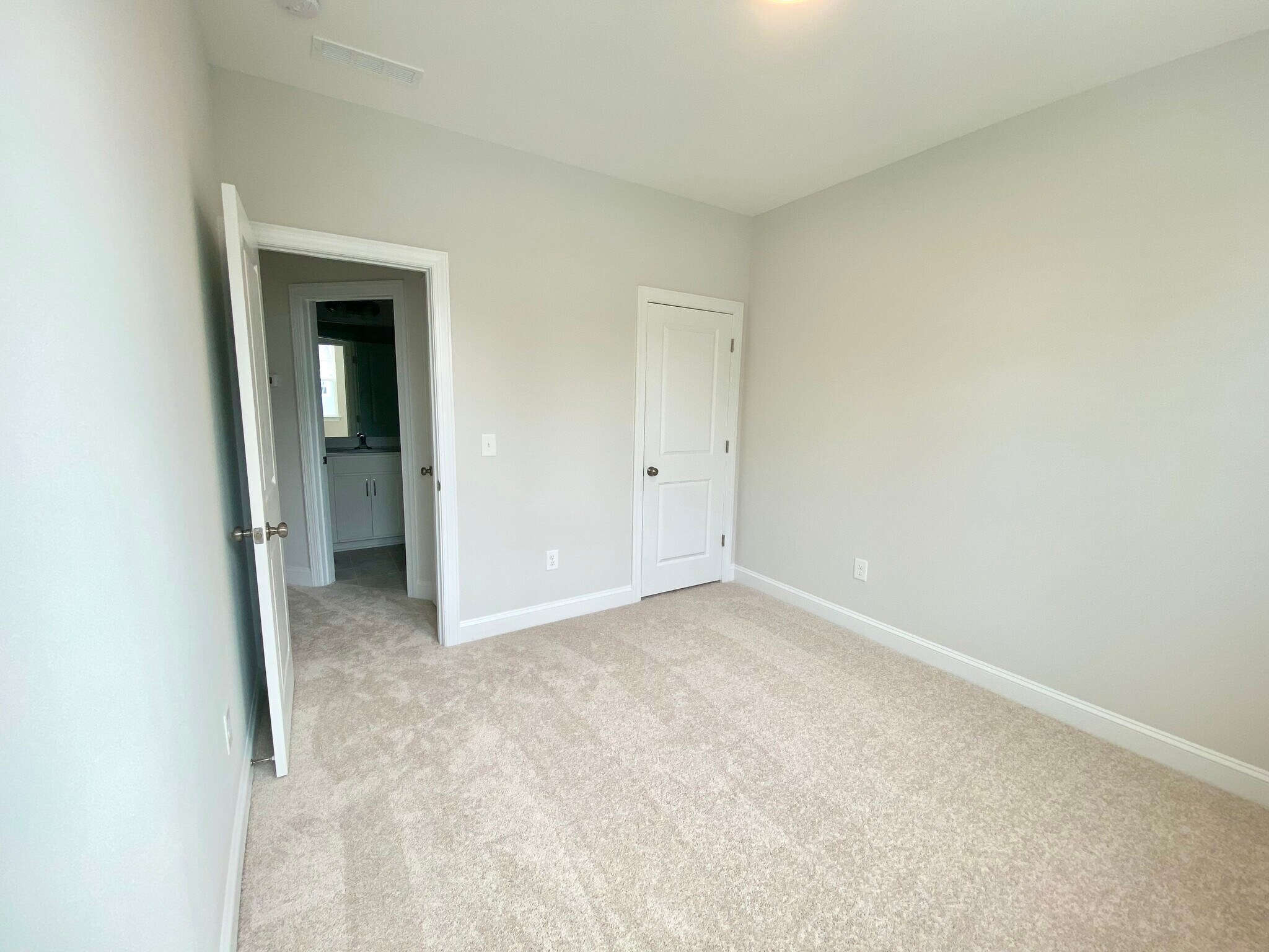 Building Photo - 2843 Macbeth Ln