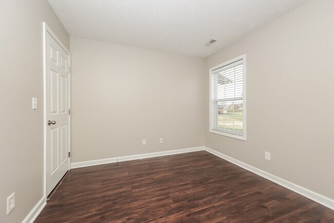 Building Photo - 107 Blythe Ct