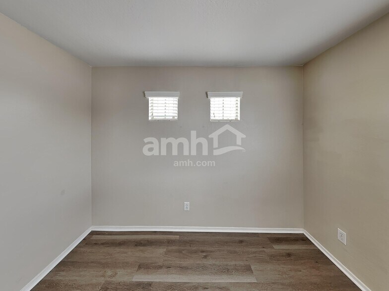 Building Photo - 15472 W Statler Cir