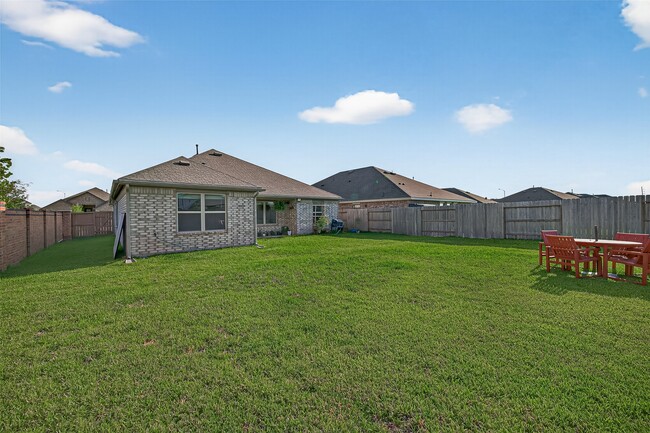 Building Photo - 27222 Woodridge Gln Dr